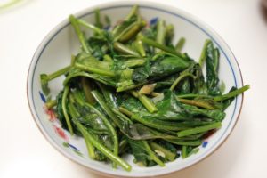 最強 タイ料理 「空芯菜炒め(パックプーンファイデーン)」